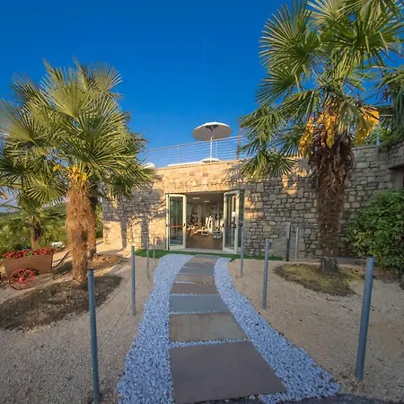 Garda Hill Farm stay