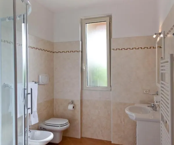 Garda Hill Boutique With Panoramic Pools E