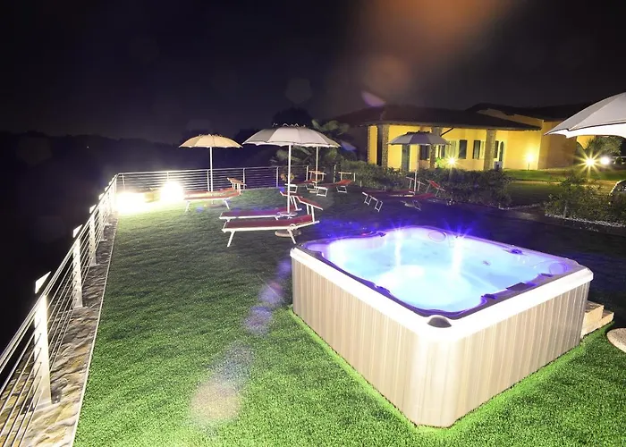 Feriegård Garda Hill Boutique With Panoramic Pools E