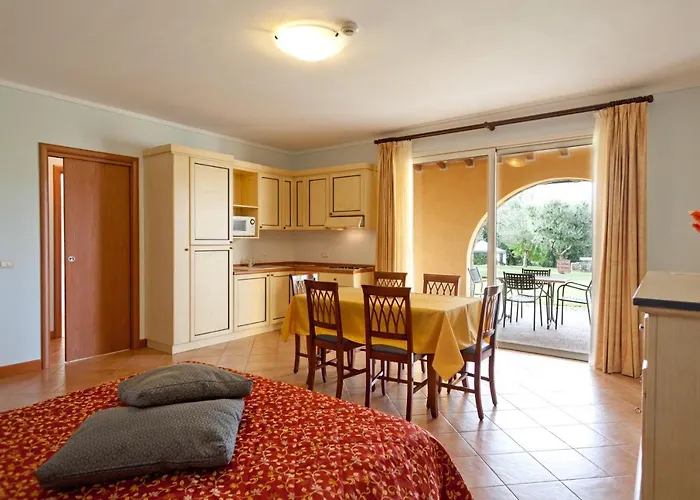Garda Hill Boutique With Panoramic Pools E