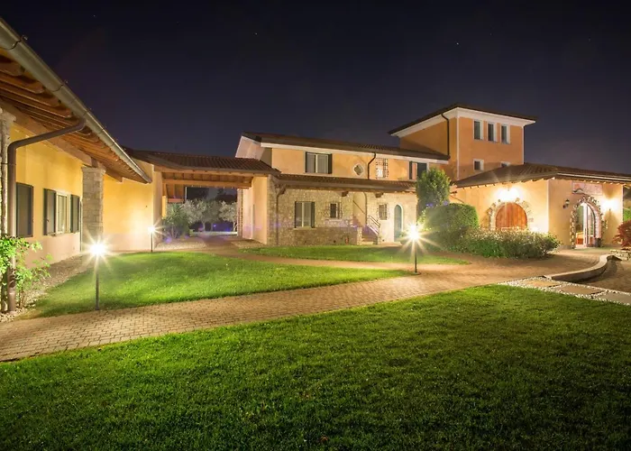 Garda Hill Boutique With Panoramic Pools E *