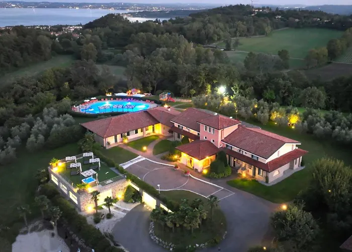 Feriegård Garda Hill Boutique With Panoramic Pools E *