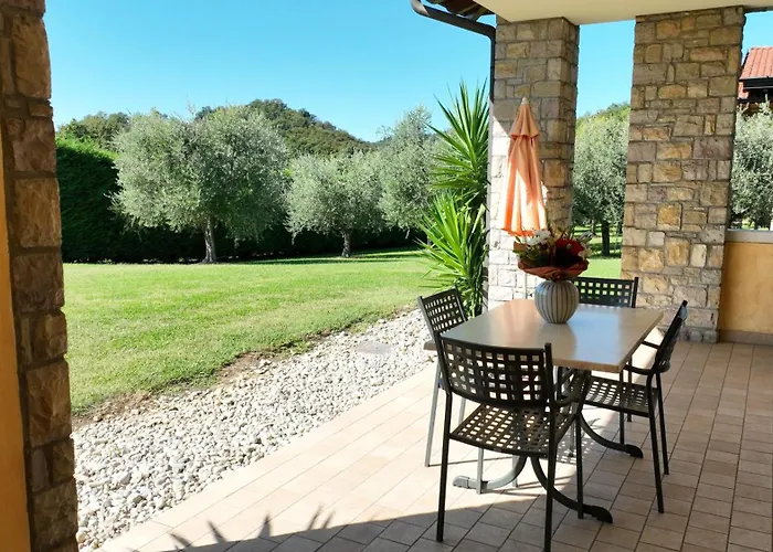 Garda Hill Boutique With Panoramic Pools E Feriegård *