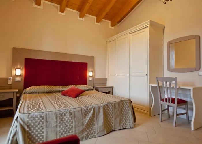 Garda Hill Boutique With Panoramic Pools E * Soiano Del Lago